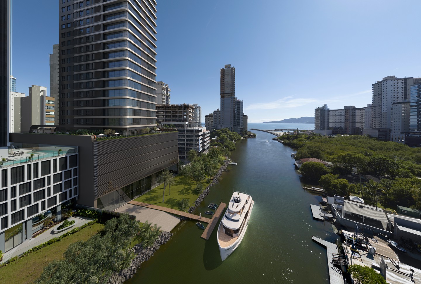 Charles II Yacht Royal Home by Okean — Marina vista do rio Perequê